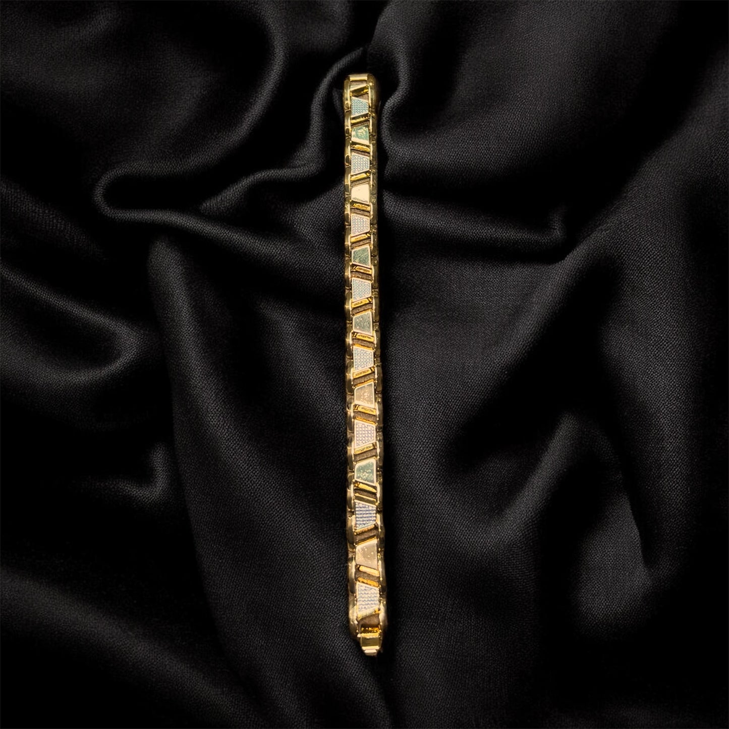 STURDY MENS BRACELETE