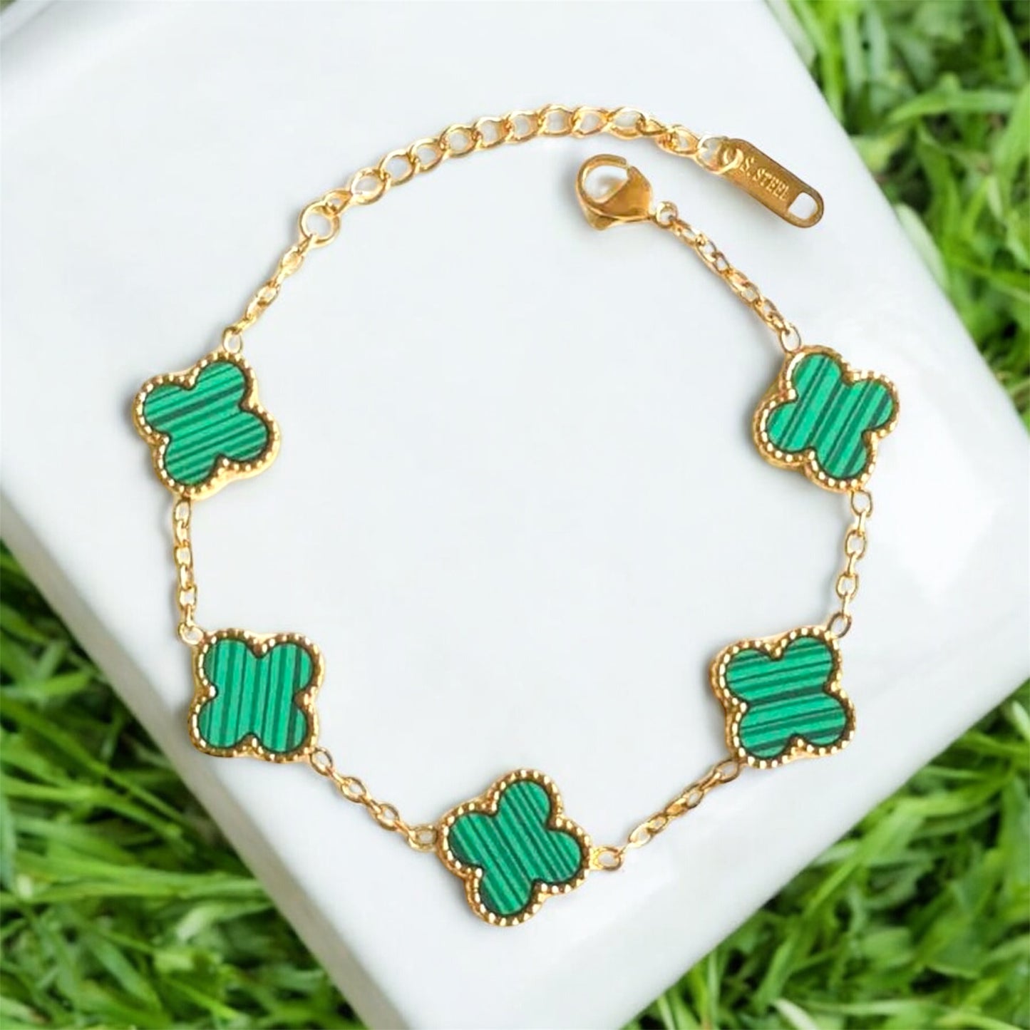 GREEN CLOVER BRACELETE